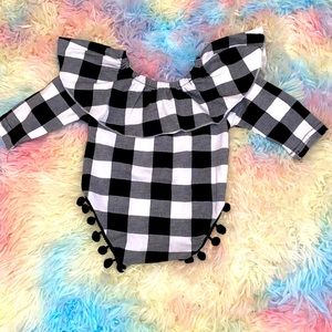 Black/white plaid outfit